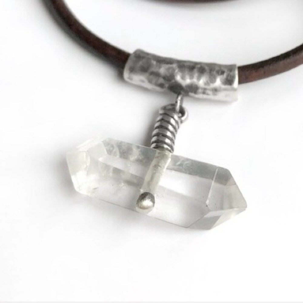 SToNZ Crystal Quartz Pendant Point Leather Necklace